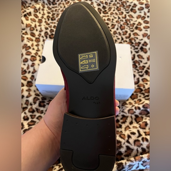 Men’s Chic Almond Toe Loafer - Picture 5 of 5